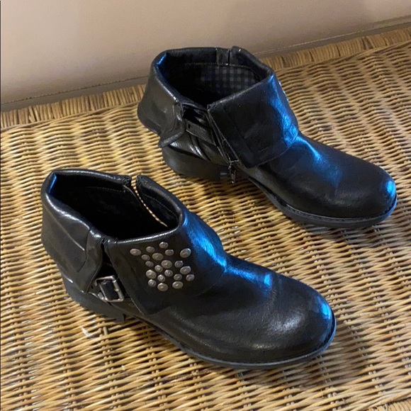 Bare traps boots - Picture 1 of 3